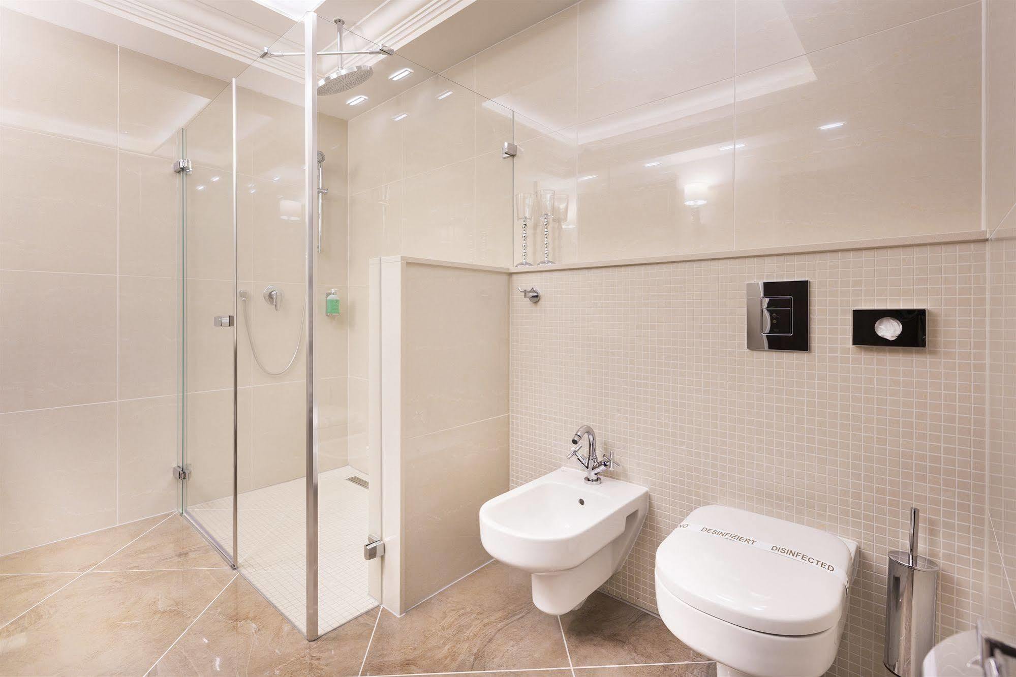 Hotel Dvorana Karlovy Vary Esterno foto